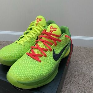 Nike Men’s Kobe Grinches. Size 12. Comes with box BEST and final